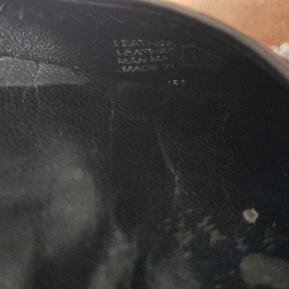 Tory Burch Black and Gold Flats with Iconic Logo - Picture 11 of 11